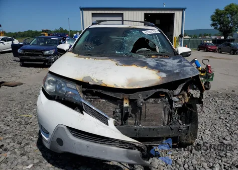 2015 Toyota Rav4 Xle z USA, uszkodzony, nr VIN 2T3RFREV9FW240232